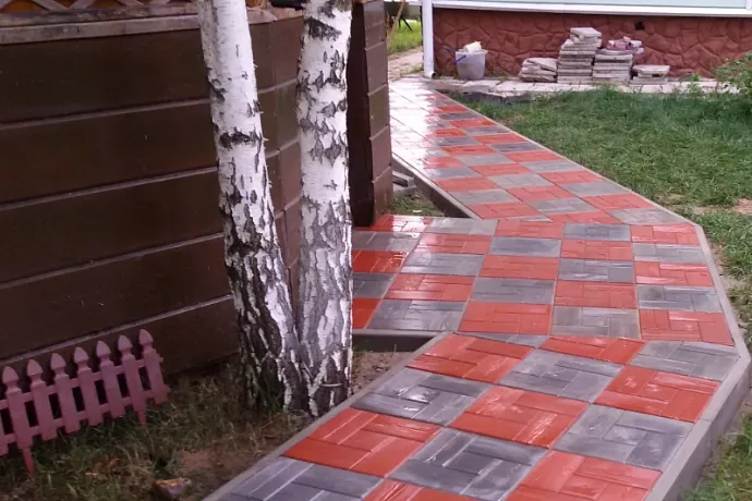 Какую краску выбрать для бетонных дорожек и садовой плитки?